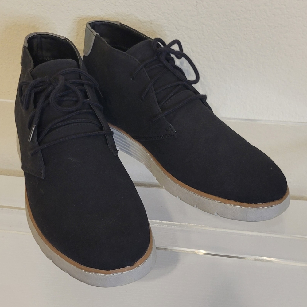 Women's Cliffs by White Mountain Black Suede Boots